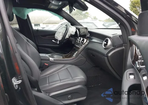 2020 Mercedes-Benz Glc 300 4Matic z USA, uszkodzony, nr VIN WDC0G8EB4LF678671